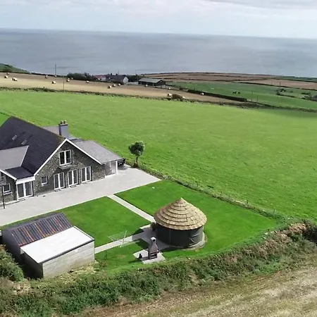 Ocean View,kinsale, Hosted By Exquisite Homes, Sleeps 22 度假居