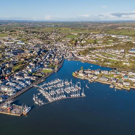 Ocean View,kinsale, Hosted By Exquisite Homes, Sleeps 22 度假居