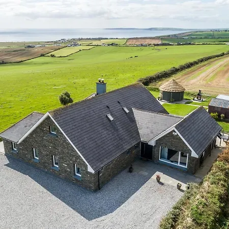 Ocean View,kinsale, Hosted By Exquisite Homes, Sleeps 22 * 金塞尔