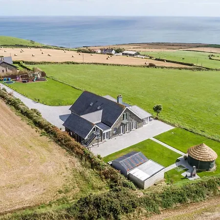 Ocean View,kinsale, Hosted By Exquisite Homes, Sleeps 22 Feriehus