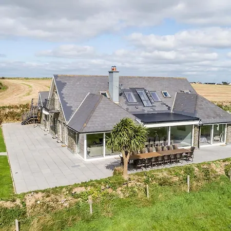Feriehus Ocean View,kinsale, Hosted By Exquisite Homes, Sleeps 22 *