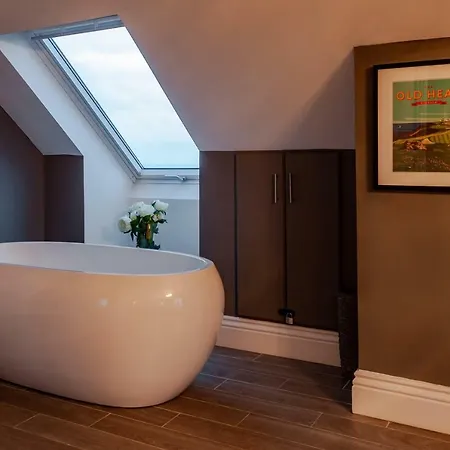 Ocean View,kinsale, Hosted By Exquisite Homes, Sleeps 22 金塞尔