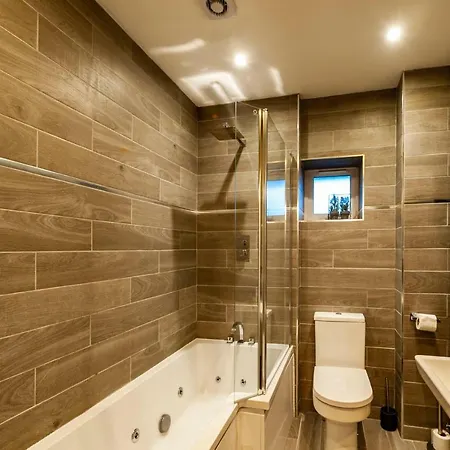 Ocean View,kinsale, Hosted By Exquisite Homes, Sleeps 22 度假居