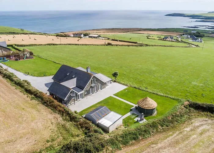 Ocean View,kinsale, Hosted By Exquisite Homes, Sleeps 22 *