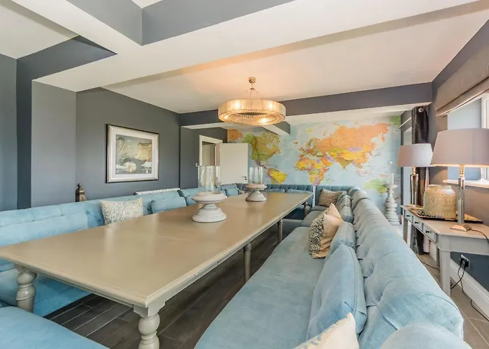 Ocean View,kinsale, Hosted By Exquisite Homes, Sleeps 22 Кинсэйл