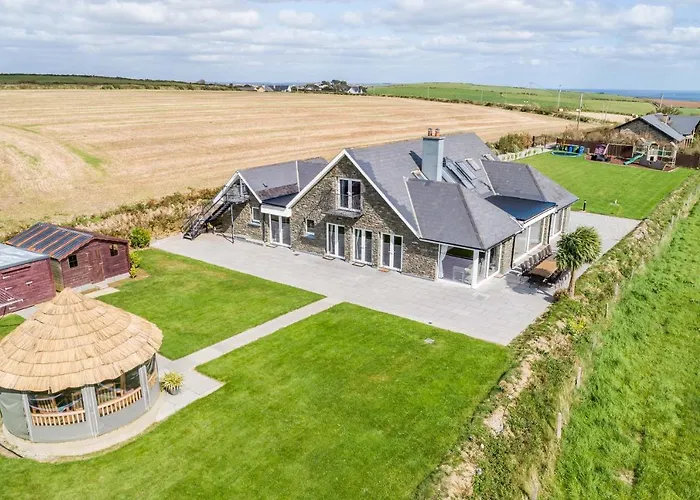 Дом отдыха Ocean View,kinsale, Hosted By Exquisite Homes, Sleeps 22