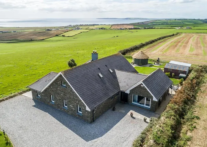 Ocean View,kinsale, Hosted By Exquisite Homes, Sleeps 22 * Кинсэйл