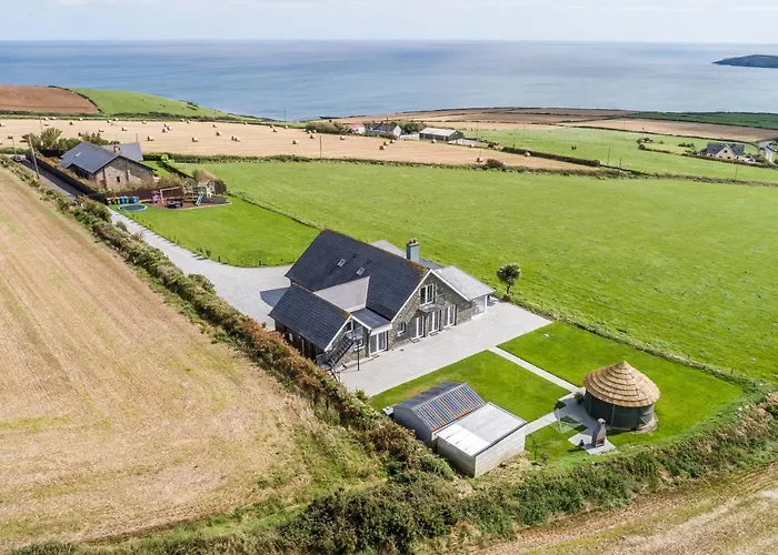 Ocean View,kinsale, Hosted By Exquisite Homes, Sleeps 22 Дом отдыха