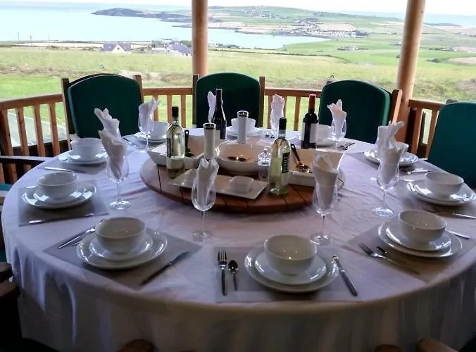 Дом отдыха Ocean View,kinsale, Hosted By Exquisite Homes, Sleeps 22 Кинсэйл